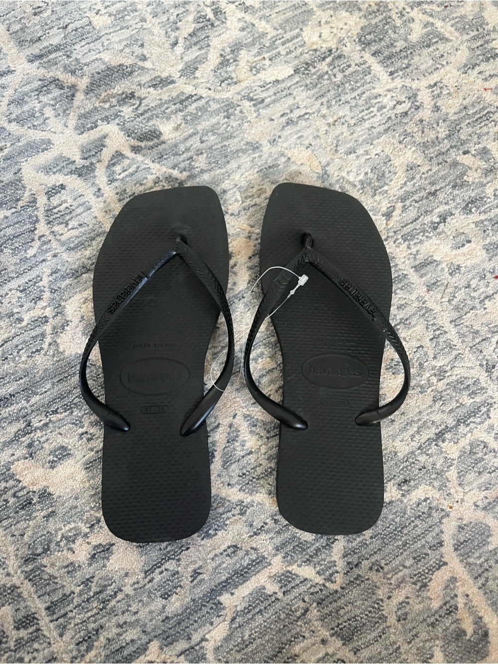 Havaianas Women’s Black Slim Flip Sandals - SQUARE TOE